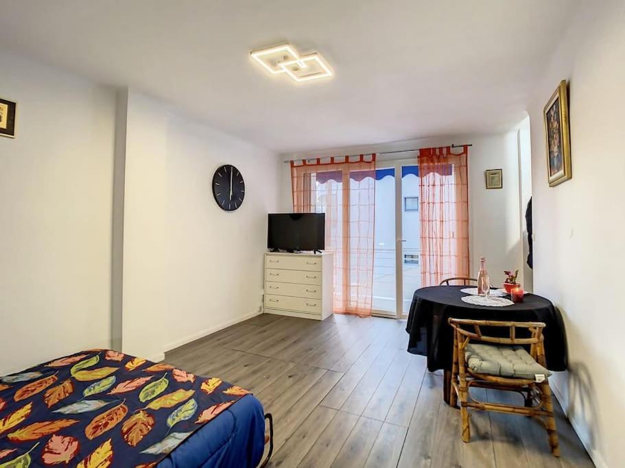 2 Minutes A La Plage Cannes Ngoại thất bức ảnh